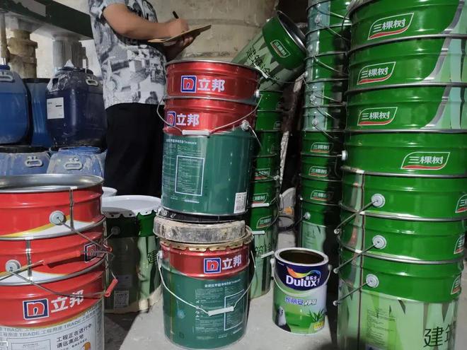 重慶破獲特大假冒涂料案，立邦、多樂士、三棵樹等知名品牌遭侵權